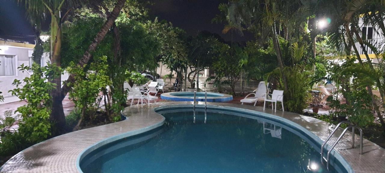 Hotel Hermanos Aguilar كوزوميل المظهر الخارجي الصورة