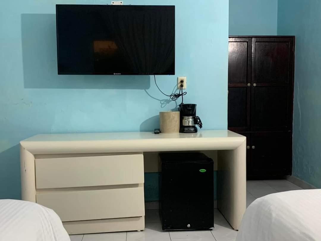Hotel Hermanos Aguilar كوزوميل المظهر الخارجي الصورة