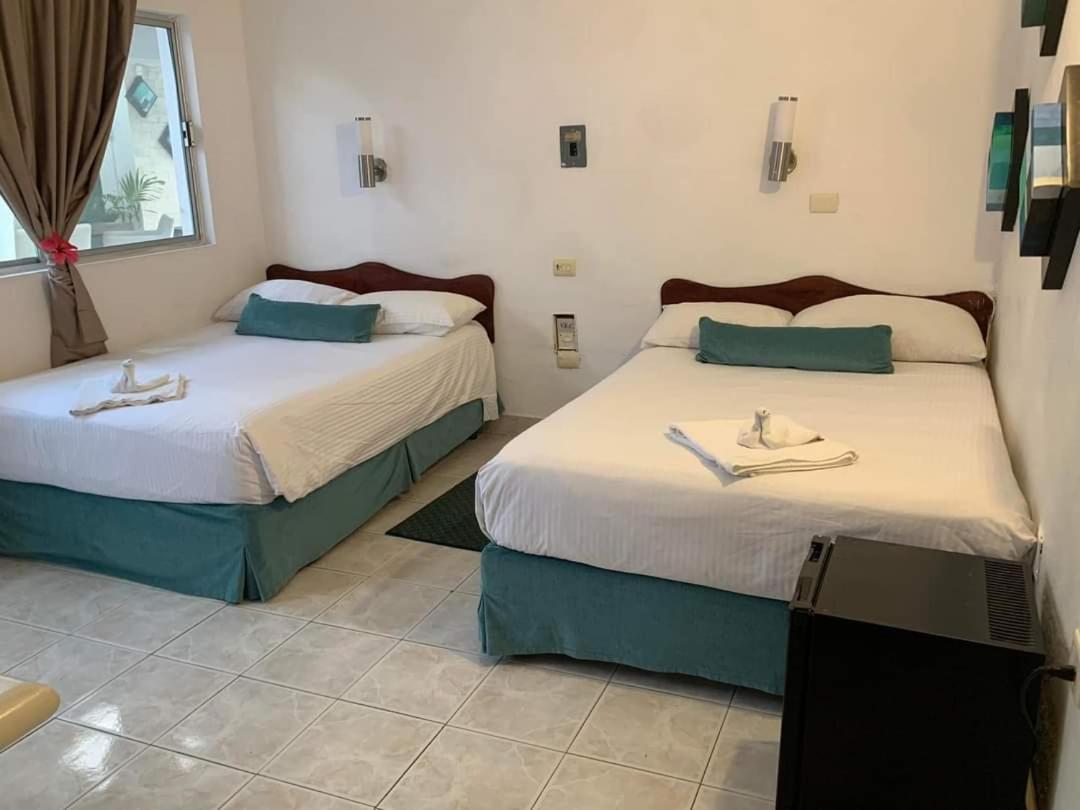 Hotel Hermanos Aguilar كوزوميل المظهر الخارجي الصورة